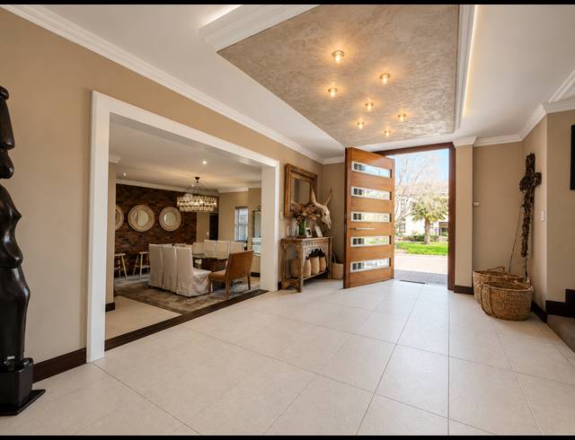 5 BEDROOM HOUSE FOR SALE IN THREE RIVERS EAST